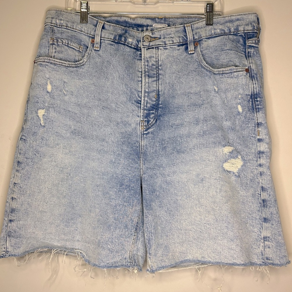 Old Navy Sky-Hi Light Blue Acid wash size 18 Button Fly Denim Shorts. SKU B45